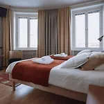 Helmi Hotell