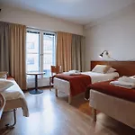 Helmi Hotell